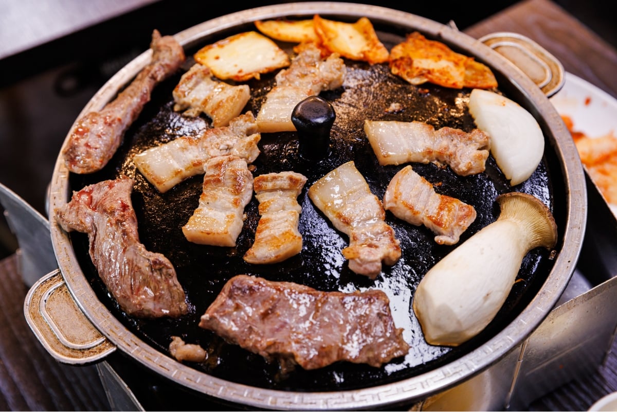 Read more about the article Top 8 Korean Foods Loved by Foreigners Living in Korea