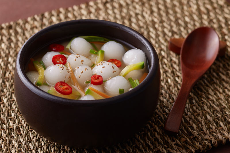 Read more about the article “A Comforting Embrace: Potato Ball Soup (감자옹심이)”