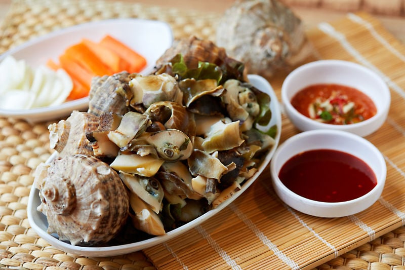 Read more about the article “A Delightful Discovery: Parboiled Conch (소라숙회)”