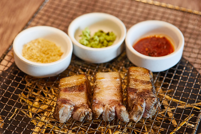 Read more about the article Straw-Grilled Pork Belly: A Delightful Culinary Adventure