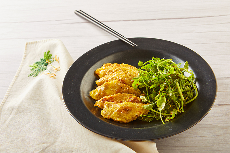 Read more about the article “My Favorite Pan-fried Battered Beef with Refreshing Water Parsley Salad”