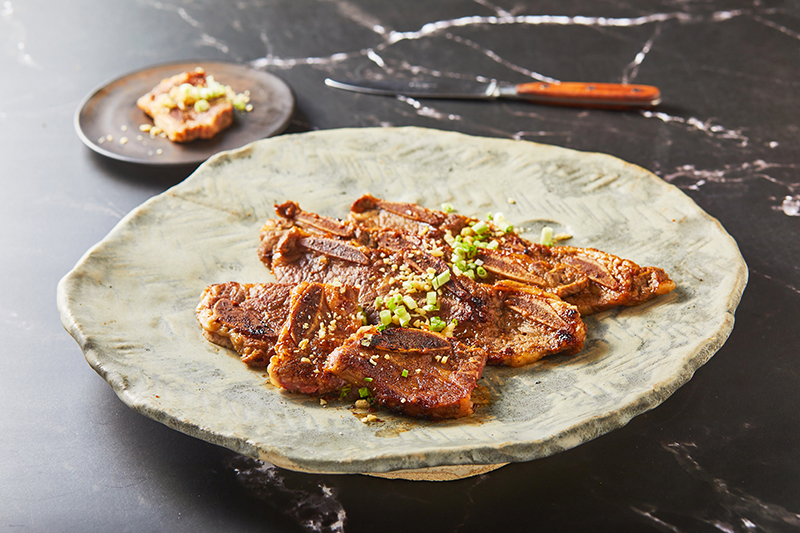 You are currently viewing “Sizzling Beef Bliss: Grilled Marinated Galbi (LA갈비)”