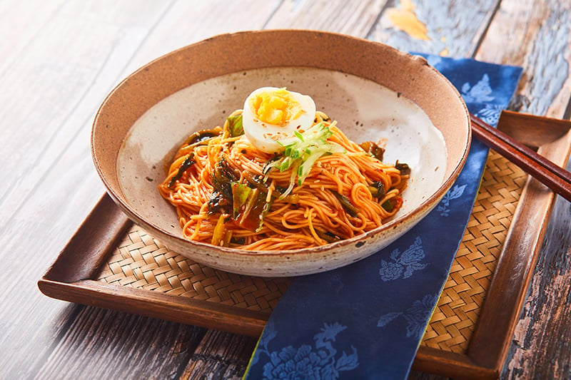 Read more about the article “Spicy Noodle Adventure with Refreshing Radish Kimchi”