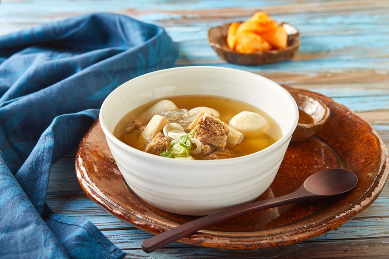 Read more about the article Taro and Galbi Soup (토란갈비탕)