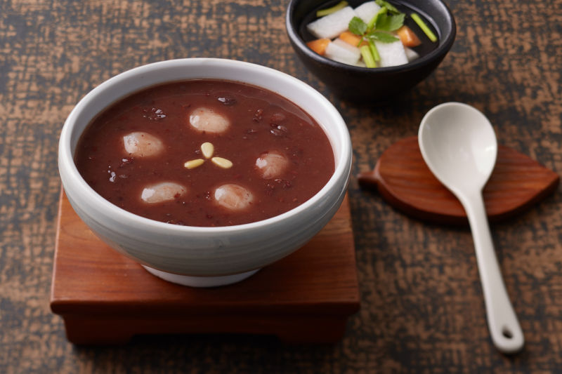 Read more about the article “My Grandma’s Comforting Red Bean Porridge”