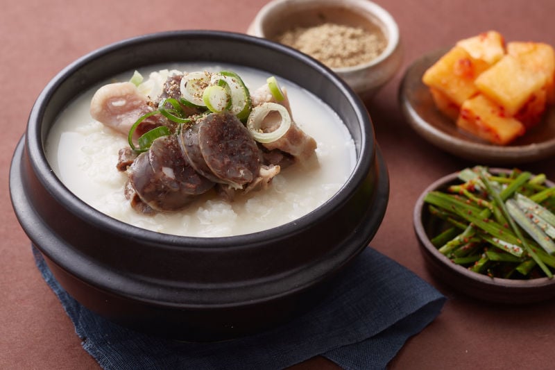 Read more about the article A Delightful Blend: Sundae and Rice Soup (순대국밥)