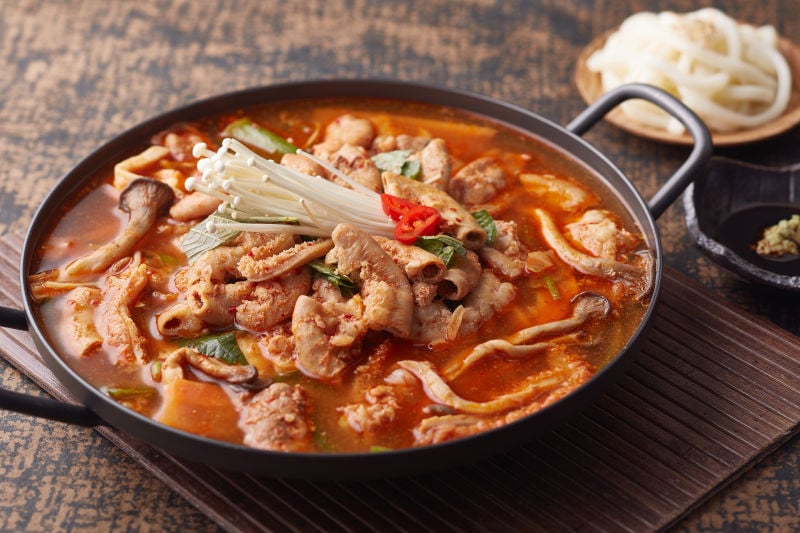 Read more about the article “My Favorite Sizzling Delight: Beef Small Intestine Hot Pot (곱창전골)”