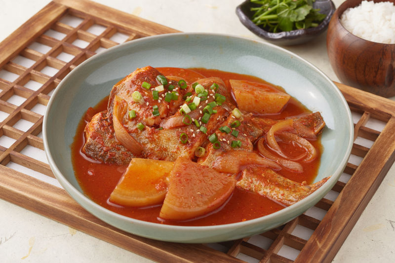 You are currently viewing Mama’s Heavenly Spicy Braised Plaice (가자미 찜)