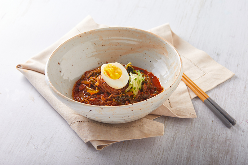 You are currently viewing “Slurp-worthy Spicy Buckwheat Noodles with Vibrant Young Summer Radish Kimchi”