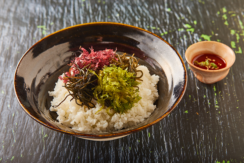 Read more about the article Seaweed Delight: A Flavorful Exploration of Bibimbap