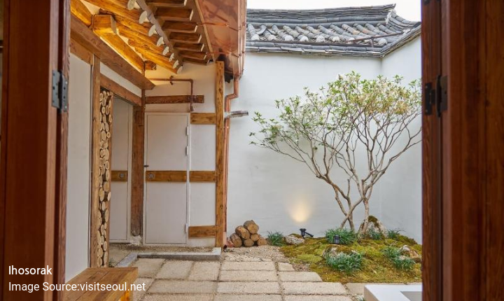 “Seoul Travel: Ihosorak – Modernized Korean Hanok Retreat”