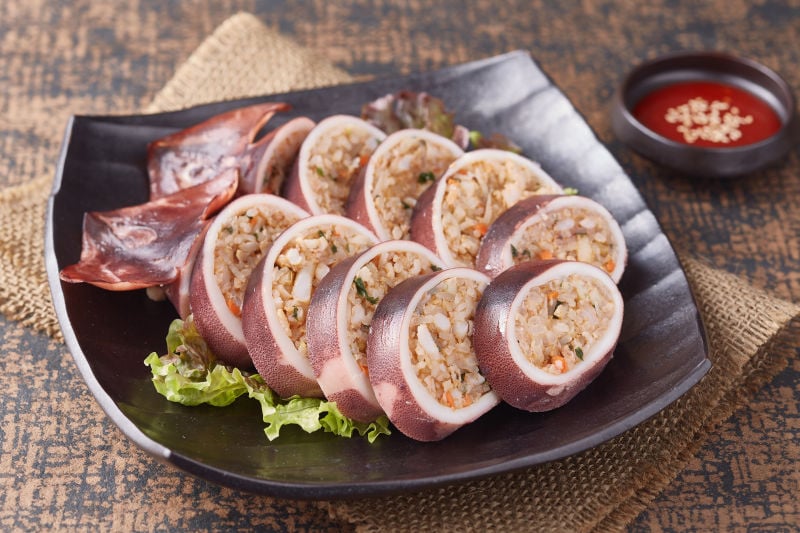 Read more about the article “Savoring the Depths: Stuffed Squid (오징어순대)”