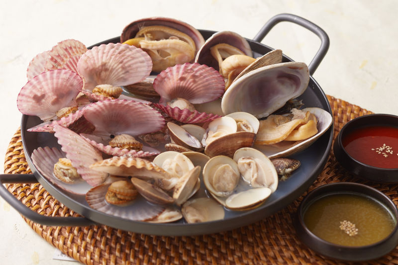 You are currently viewing “My Favorite Briny Delights: Steamed Clams (조개찜)”