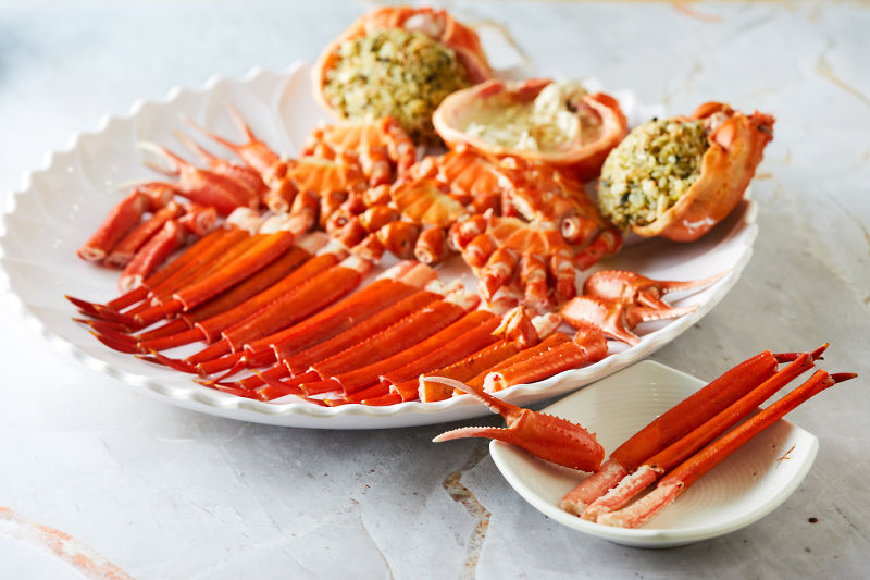 You are currently viewing “Savoring the Crimson Delight: Steamed Red Snow Crab”