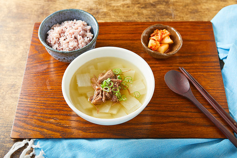 Read more about the article “Mom’s Hearty Beef and Radish Soup”