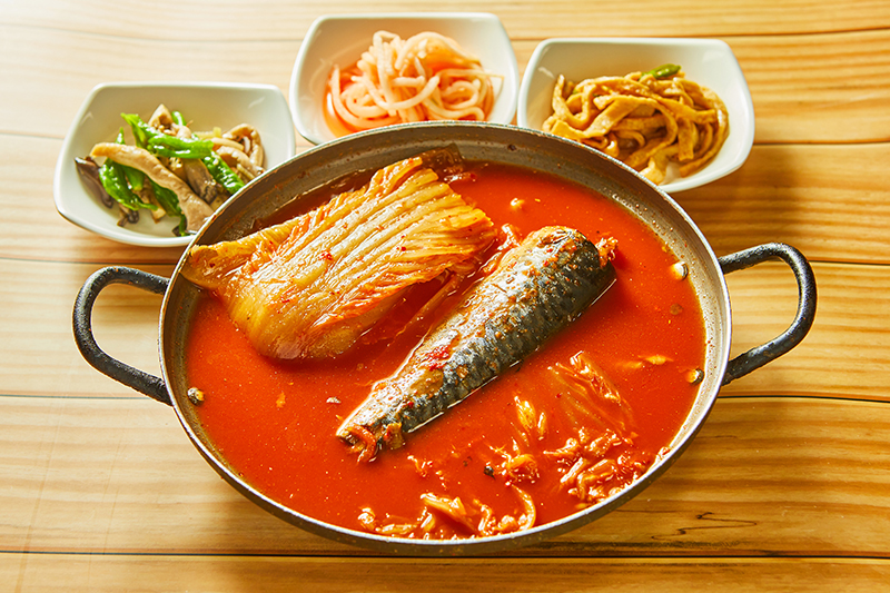 You are currently viewing “An Unexpected Flavor Encounter: Braised Mackerel with Aged Kimchi”