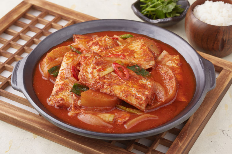 “My Family’s Beloved Braised Cutlassfish (갈치조림)”