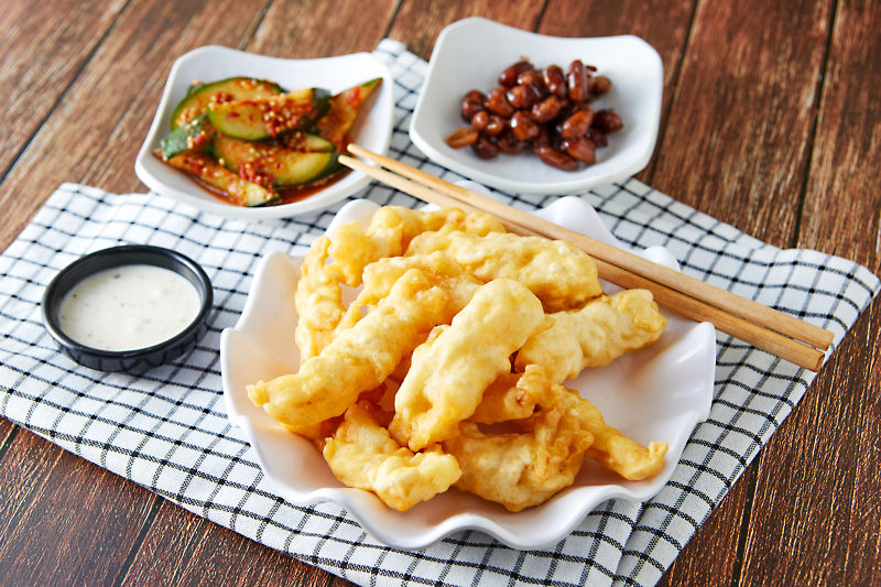 Read more about the article “Scrumptious Delight: Deep-Fried Swordtip Squid (한치튀김)”