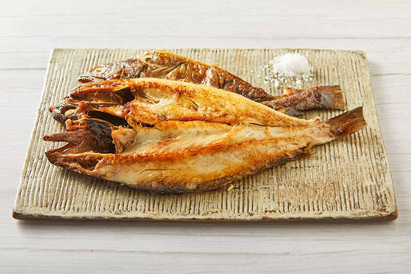 “Savoring the Essence of the Sea: Grilled Croaker (민어구이)”