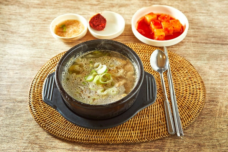 You are currently viewing Savoring the Depth: Offal and Rice Soup (내장국밥)