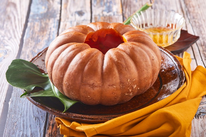 Read more about the article Grandma’s Autumn Elixir: Honey Pumpkin Decoction (호박꿀단지)