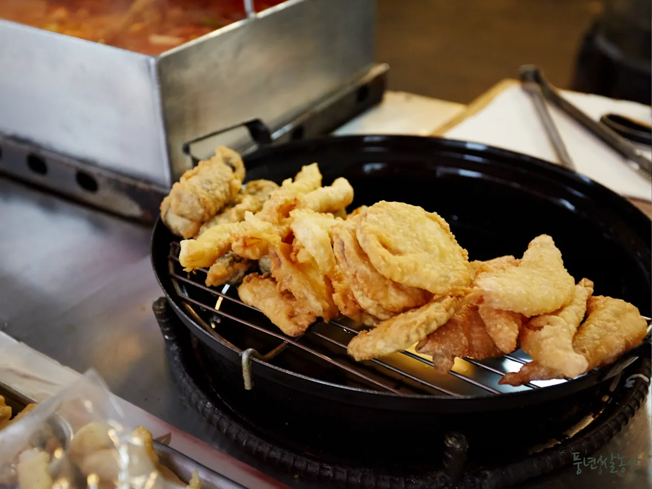 Read more about the article Hidden Gems: Discover 3 Best Korean Tempura Restaurants in Ikseon-dong, Jongno-gu