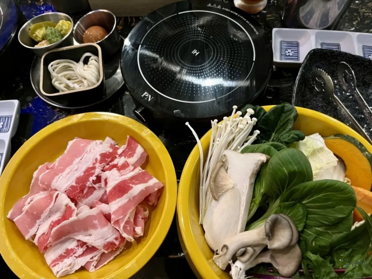 Top 3 Korean Shabu-Shabu Restaurants in Gahoe-dong, Jongno-gu for Food Lovers