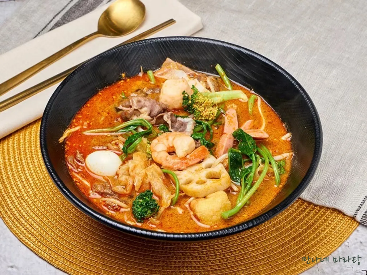 Read more about the article The Ultimate Jeonnong-dong, Dongdaemun-gu Korean Rice Noodle Soup Showdown: 3 Top Restaurants