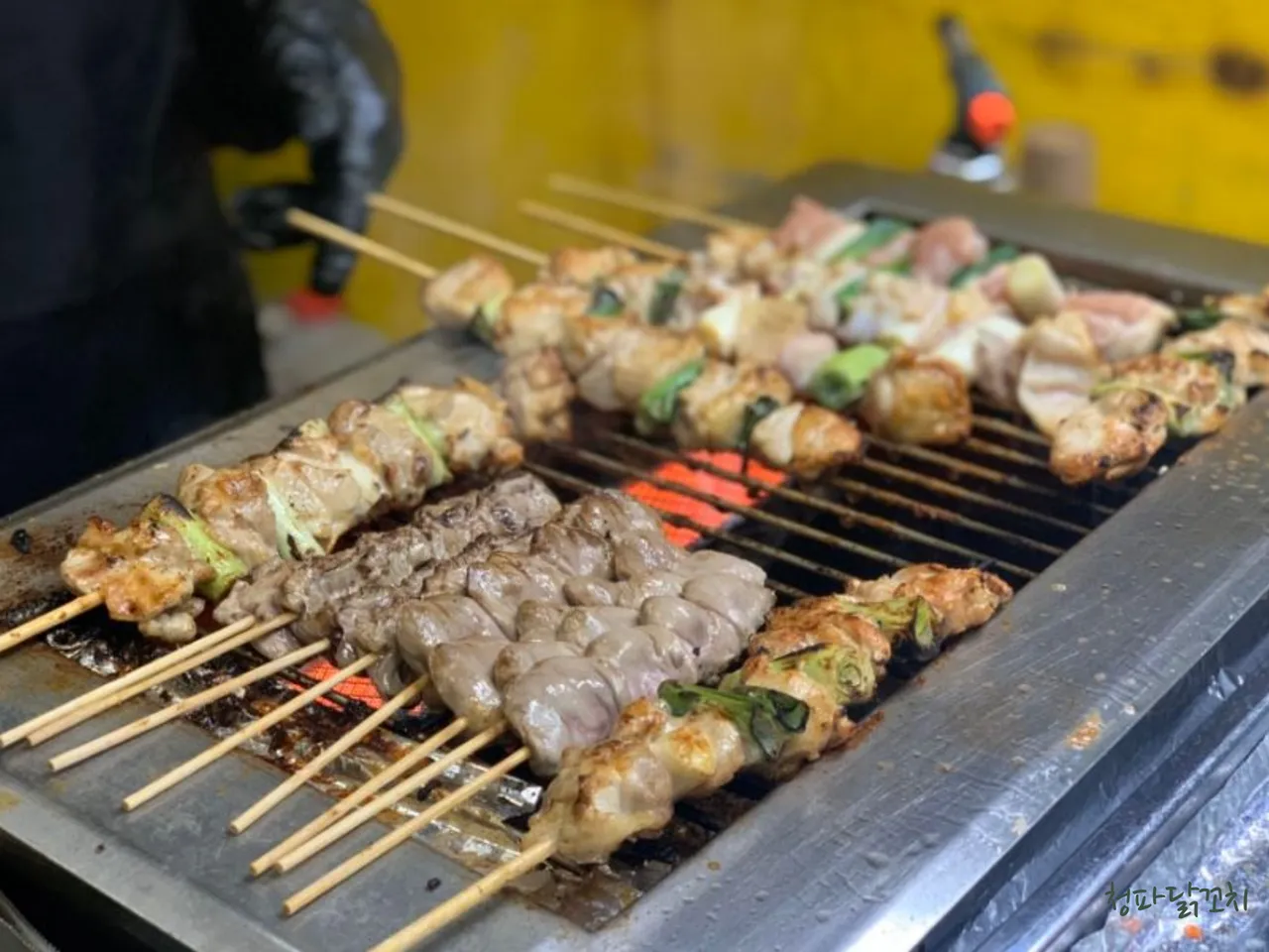 Read more about the article Conquer Cheongpa-dong, Jung-gu’s Korean Chicken Skewer Scene: 1 Essential Restaurants