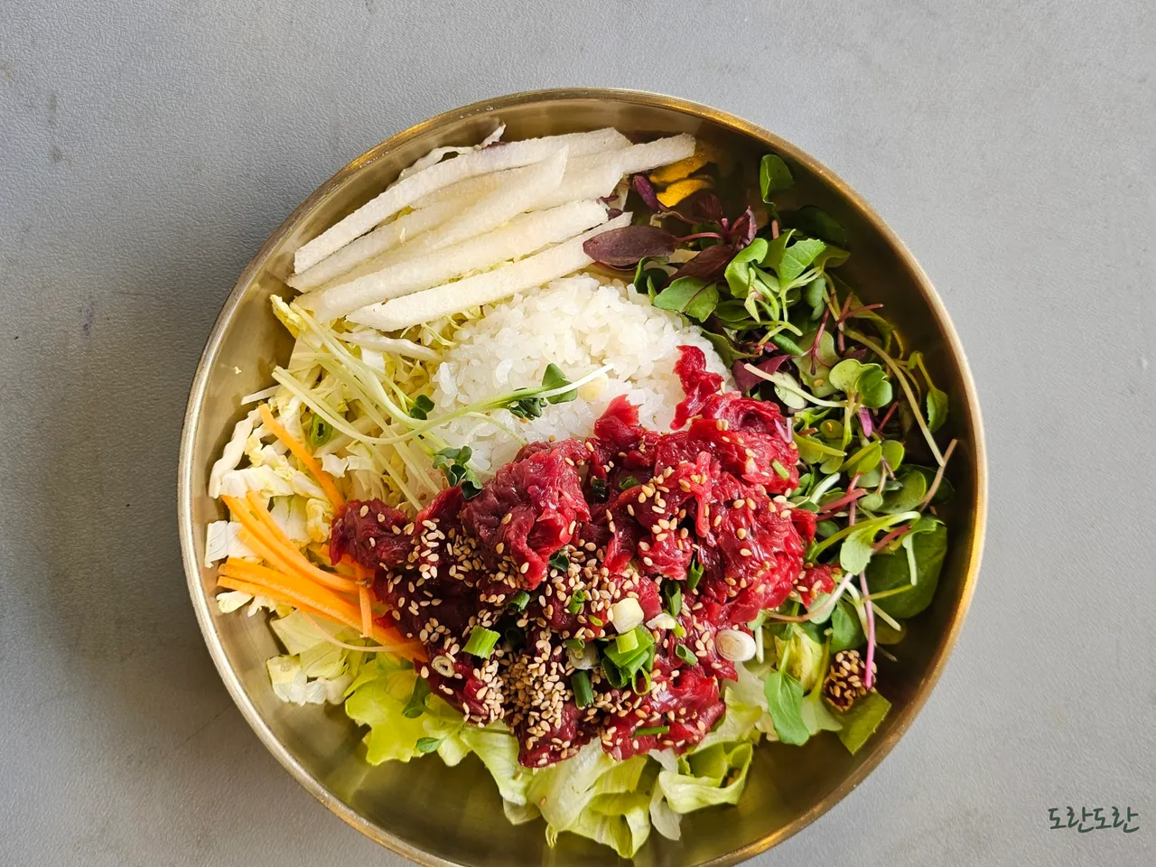 Read more about the article Sinseol-dong, Dongdaemun-gu Dining: 3 Unforgettable Korean Bibimbap Restaurants