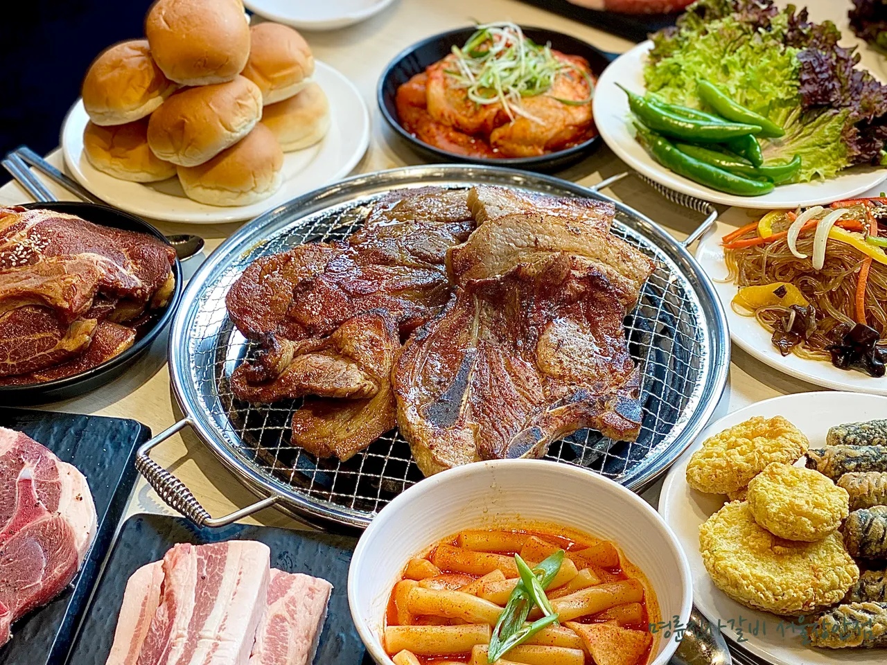 Read more about the article The Ultimate Dapsimni-dong, Dongdaemun-gu Korean Hamburger Showdown: 3 Top Restaurants