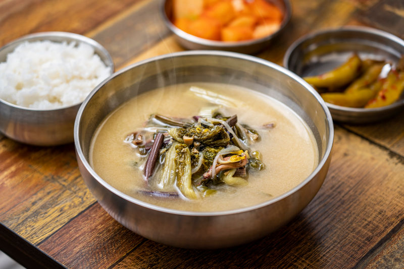 “My Grandma’s Comfort in a Bowl: Dried Radish Leaf Soup (시래기국)”