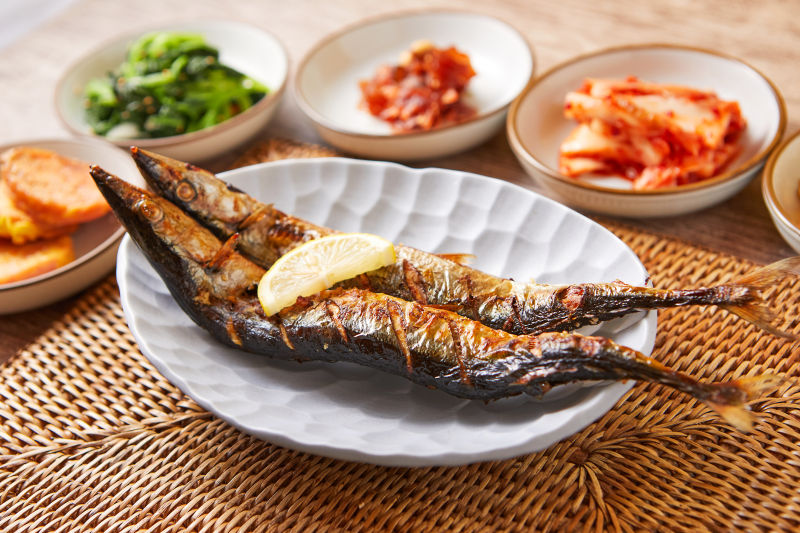 “Delightful Delight: Grilled Saury (꽁치구이)”