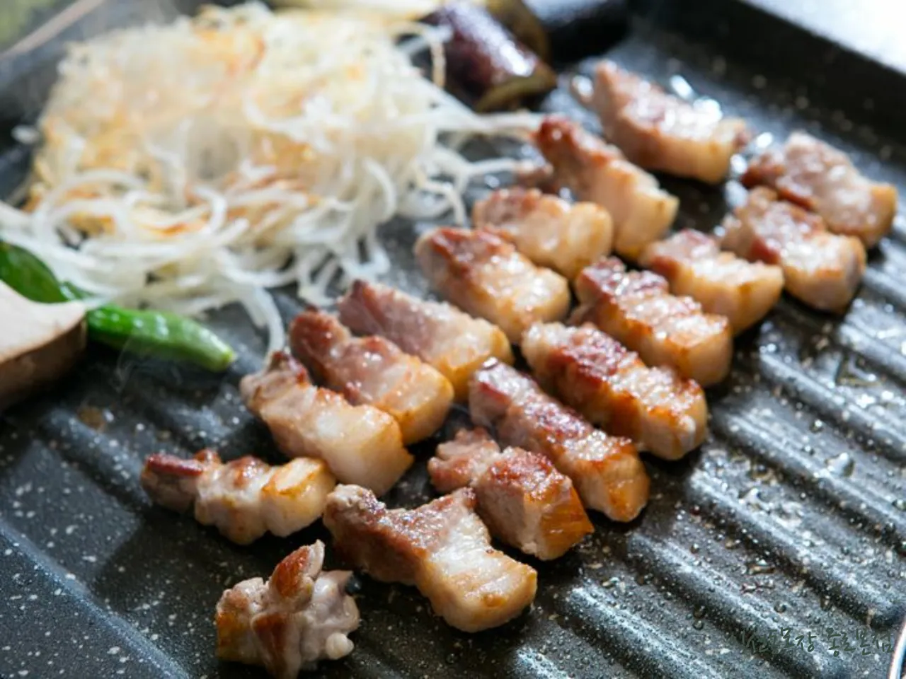 Read more about the article Myo-dong, Jung-gu Korean Gukbap Guide: 1 Restaurants for a Gourmet Experience