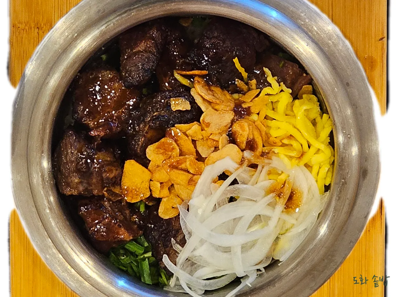 Read more about the article A Culinary Journey Through Jongno, Jongno-gu: 3 Korean Seaweed Soup Restaurants