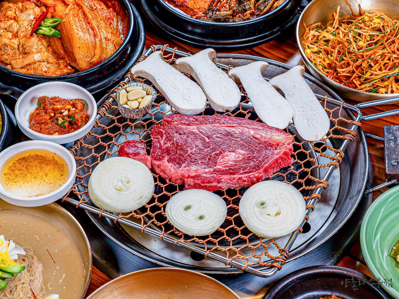 Read more about the article Explore Jeongneung-dong, Seongbuk-gu’s Korean Bibimbap Scene: 3 Restaurant Recommendations