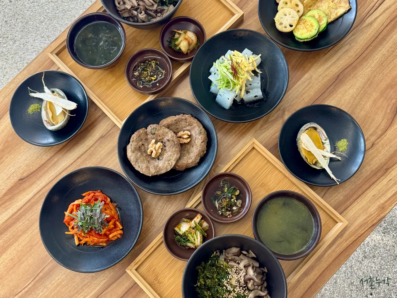 You are currently viewing Samseon-dong, Seongbuk-gu Korean Abalone Porridge Hotspots: 3 Eateries for Foodies