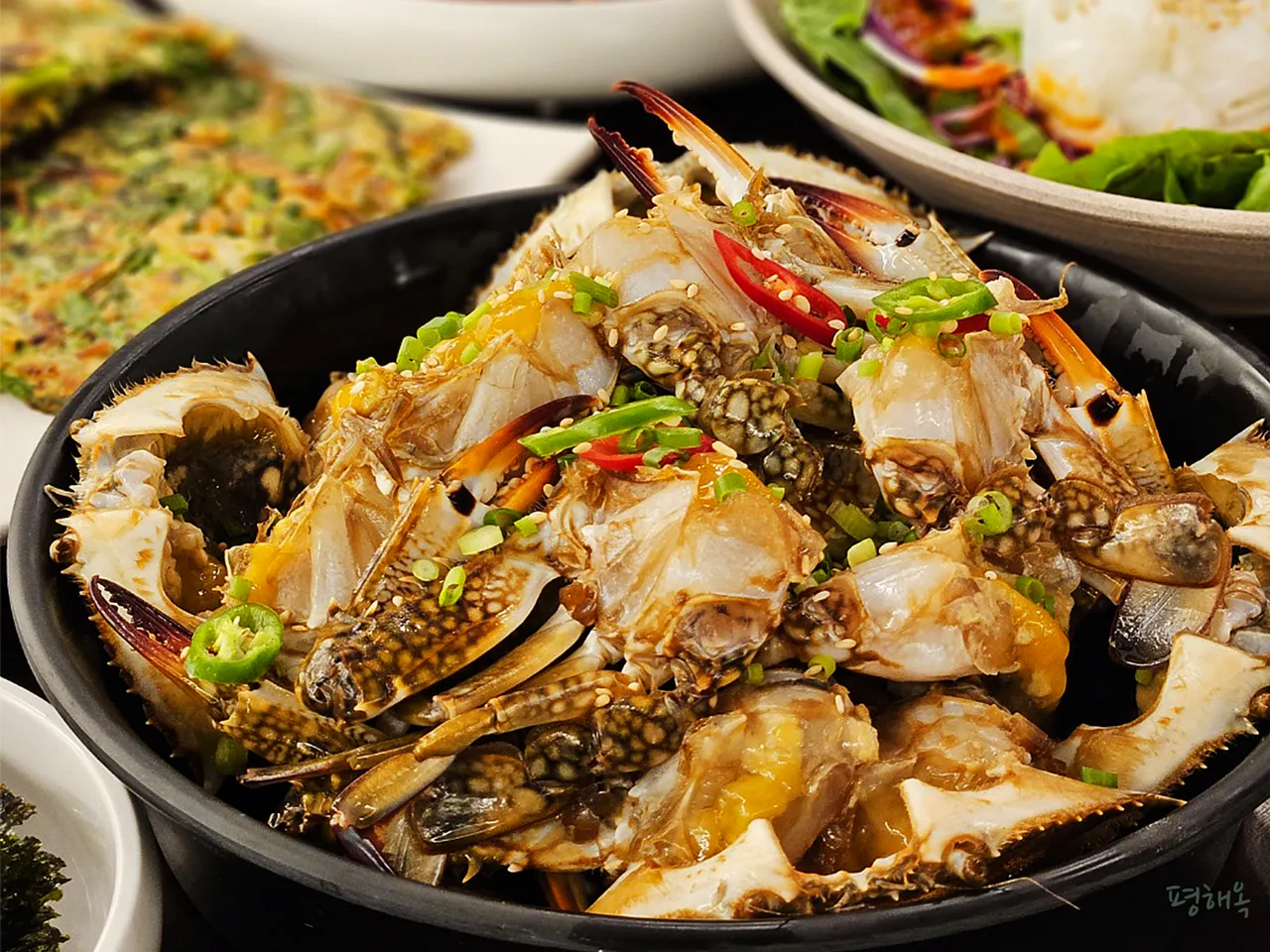 Read more about the article The Ultimate Gahoe-dong, Jongno-gu Korean Spicy Marinated Crab Showdown: 3 Top Restaurants