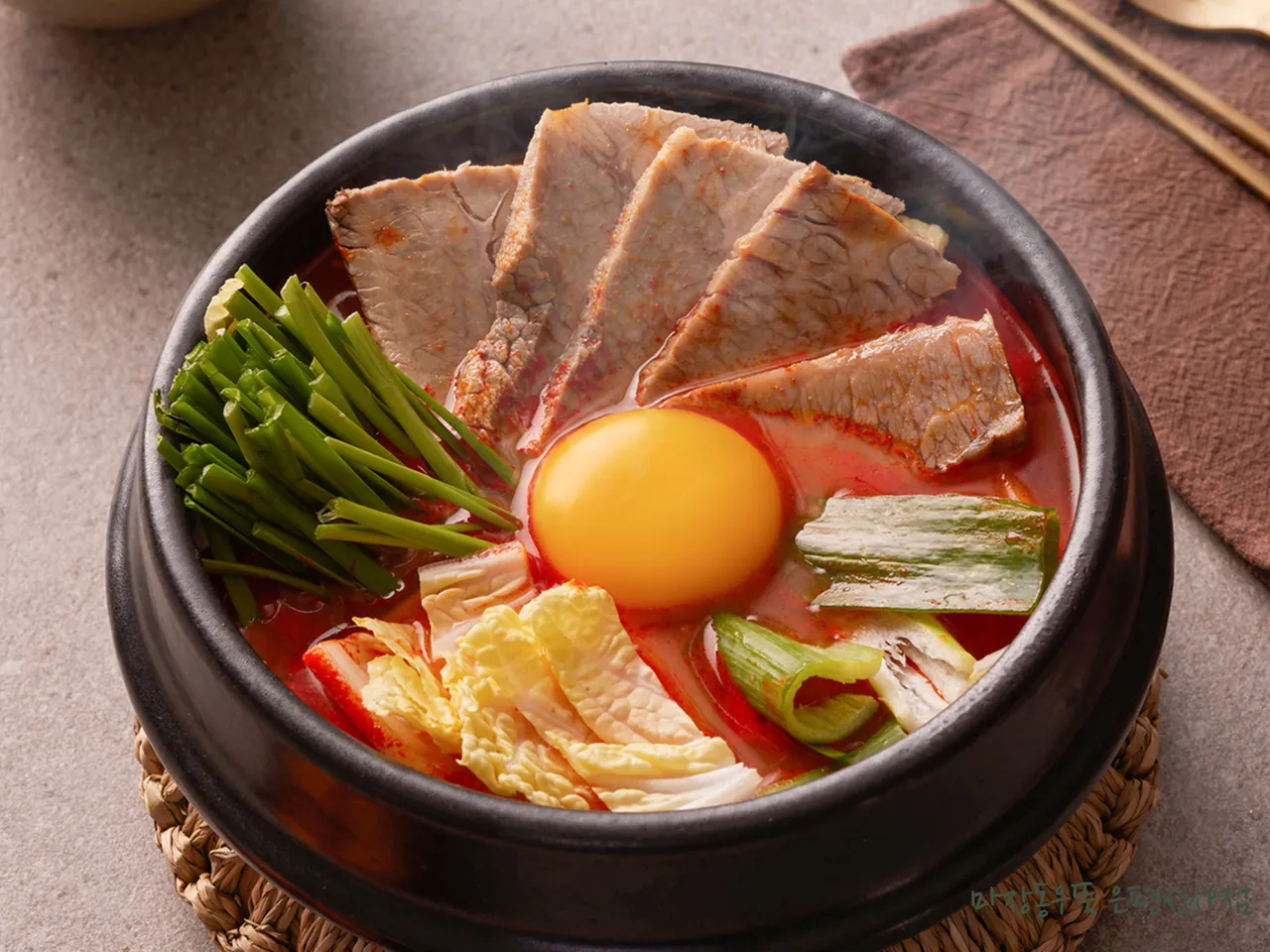 Read more about the article Your Ultimate Guide to 3 Korean Jokbal Restaurants in Bukgajwa-dong, Seodaemun-gu