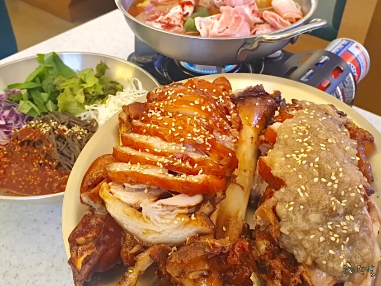 You are currently viewing Hidden Gems: Discover 3 Best Korean Jokbal & Bossam Restaurants in Euljiro-dong, Jung-gu